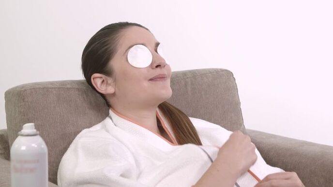 Relaxing eye compresses help restore vision